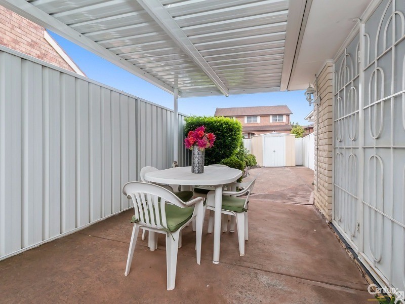 2 Bettong Crescent, Bossley Park NSW 2176