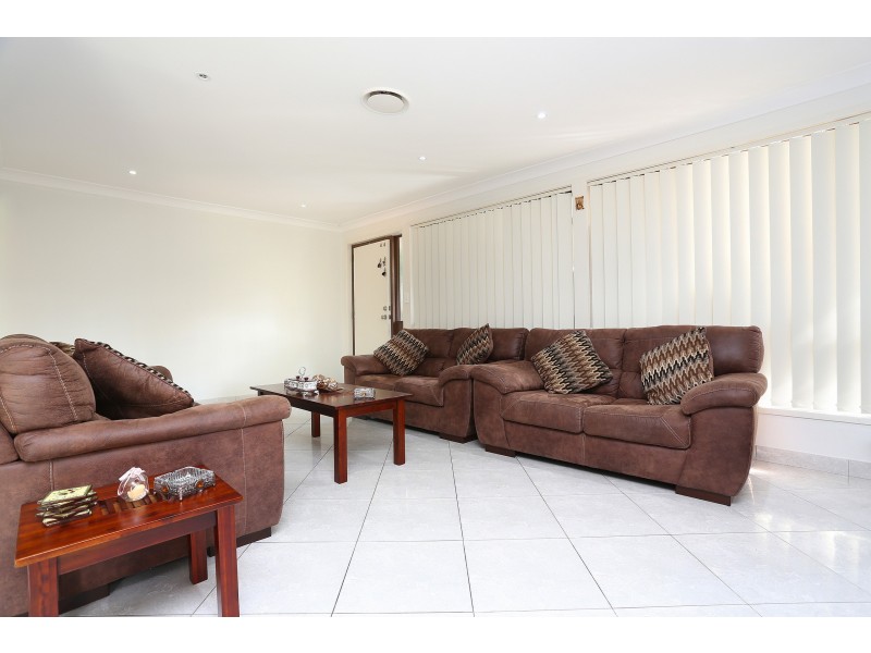 Edensor Park NSW 2176