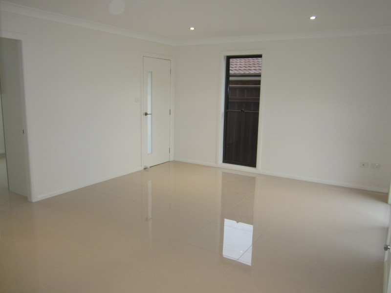 Edensor Park NSW 2176