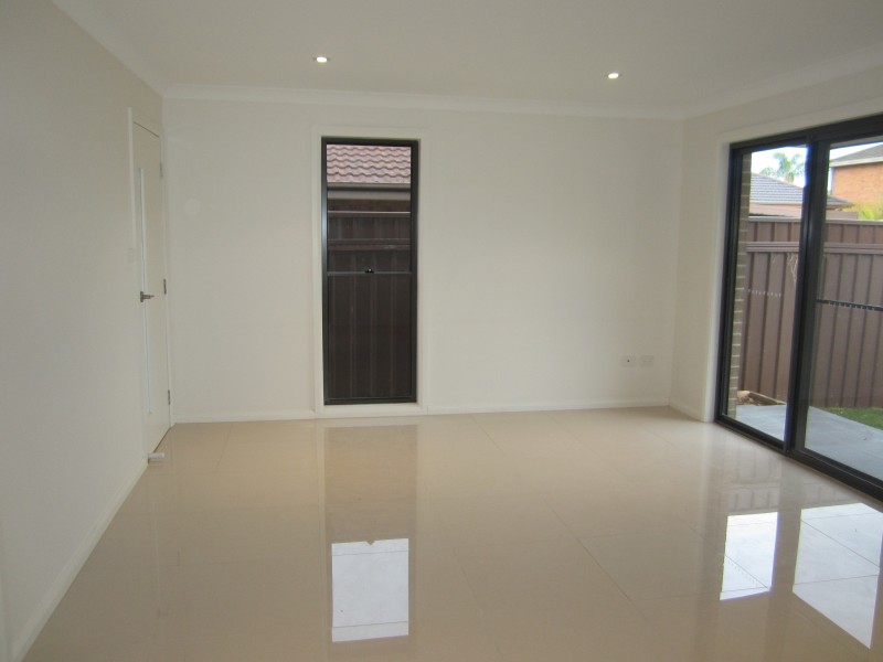 Edensor Park NSW 2176