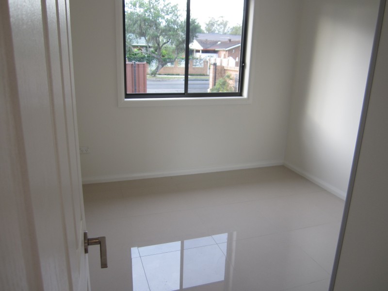 Edensor Park NSW 2176