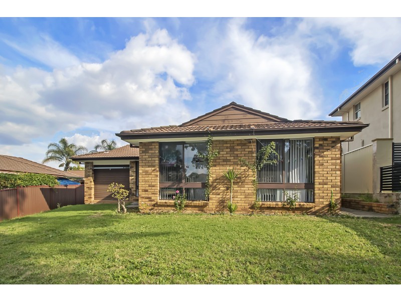 4 Franklin Place, Bossley Park NSW 2176