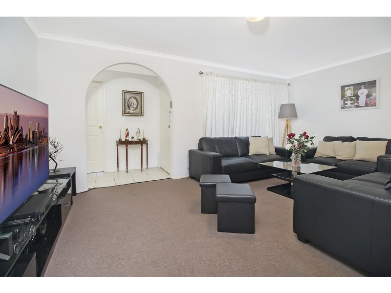 4 Franklin Place, Bossley Park NSW 2176