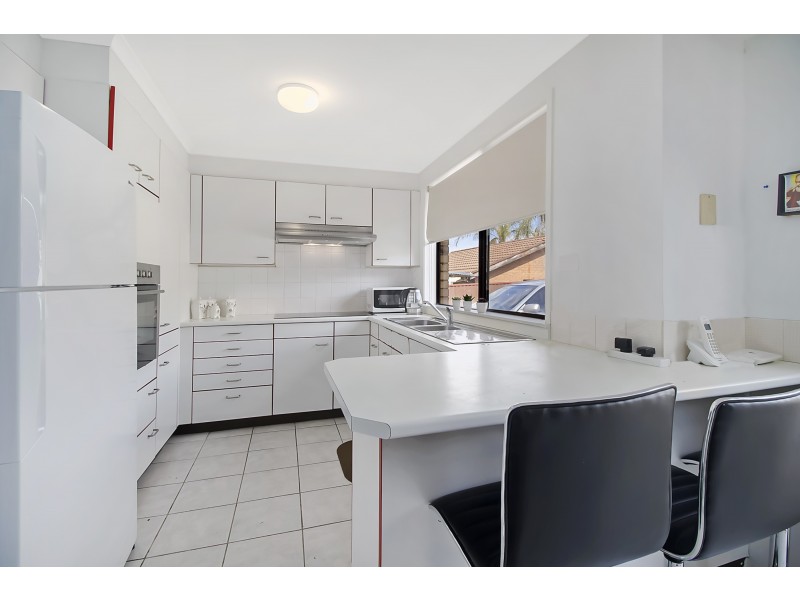 4 Franklin Place, Bossley Park NSW 2176