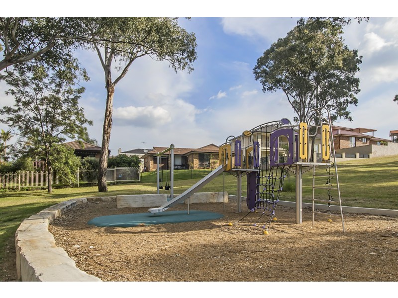 4 Franklin Place, Bossley Park NSW 2176