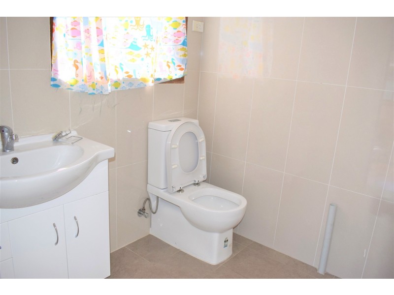 13 Glenfern Crescent, Bossley Park NSW 2176