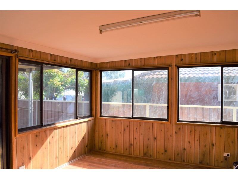 13 Glenfern Crescent, Bossley Park NSW 2176