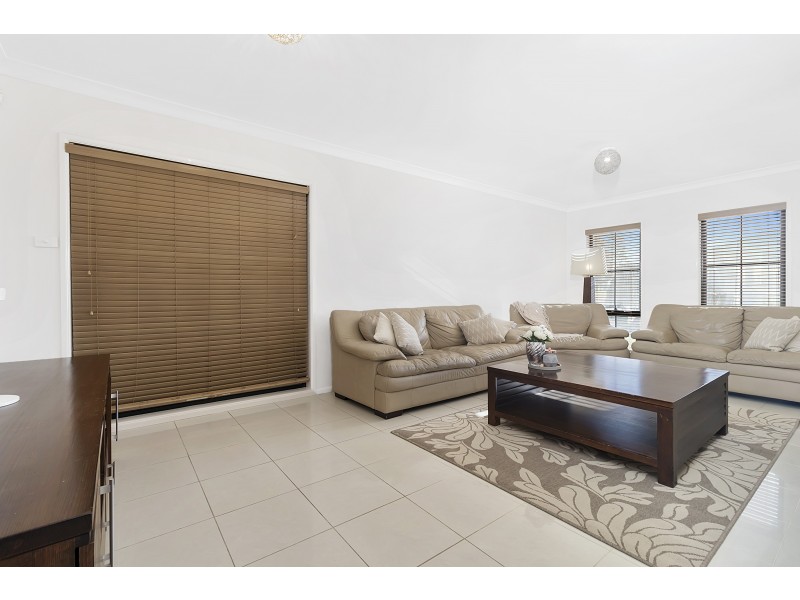 14 Cascades Close, West Hoxton NSW 2171