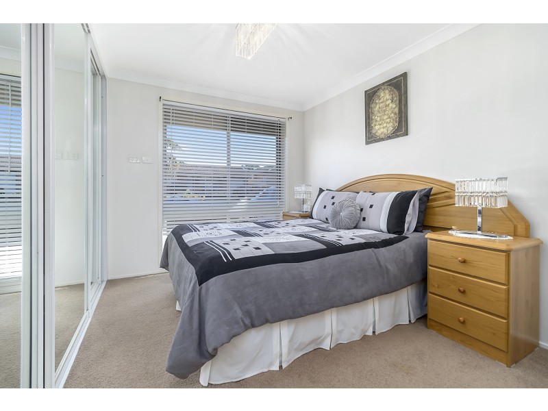 1 Cave Close, Green Valley NSW 2168