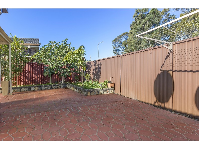 1 Cave Close, Green Valley NSW 2168