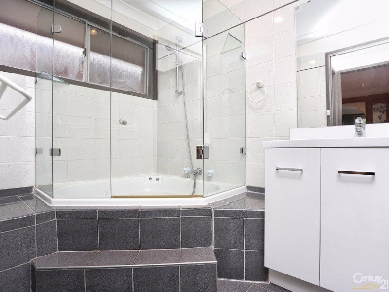 Greenfield Park NSW 2176