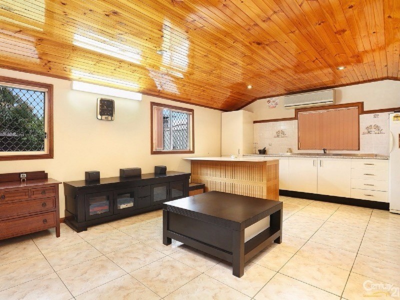 Greenfield Park NSW 2176