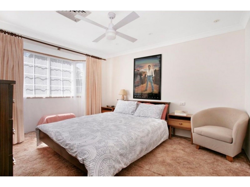 49 Arrowhead Road, Greenfield Park NSW 2176