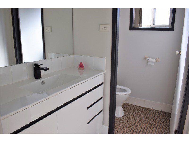 Edensor Park NSW 2176