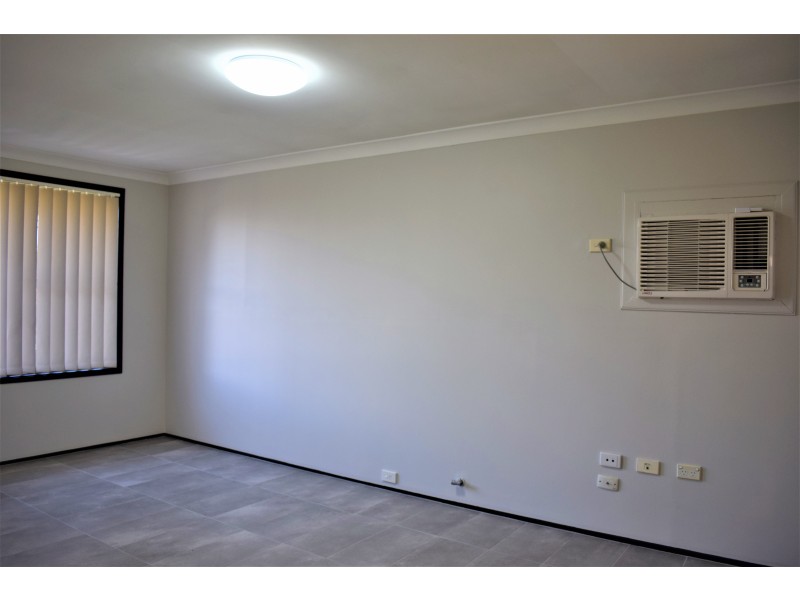 Edensor Park NSW 2176