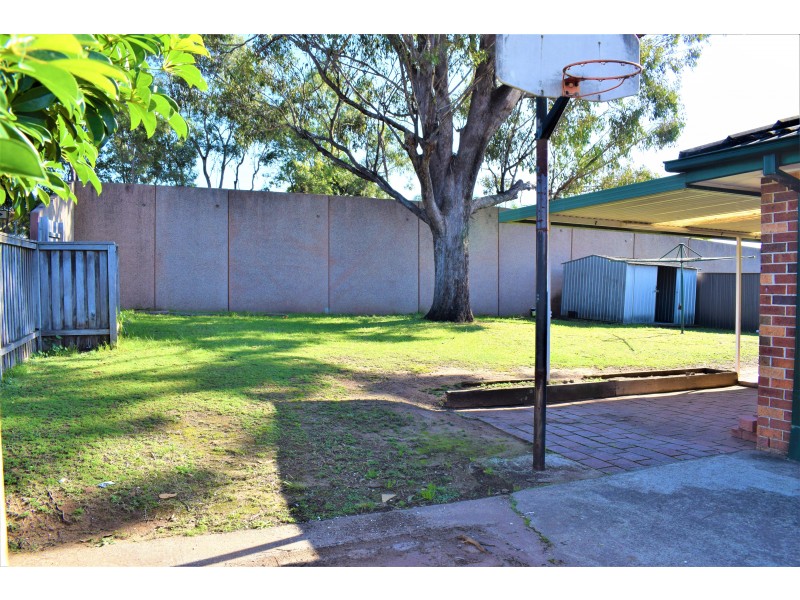 Edensor Park NSW 2176