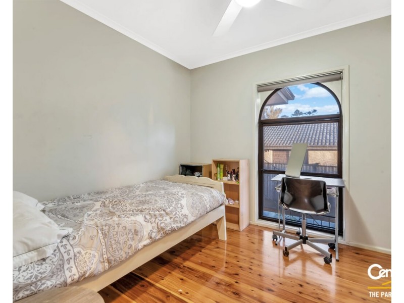 10 Ash Close, Bossley Park NSW 2176