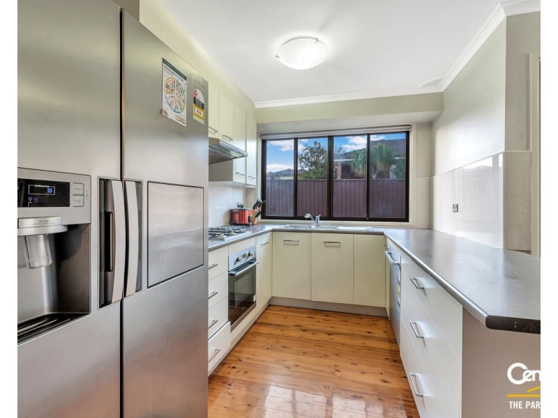10 Ash Close, Bossley Park NSW 2176