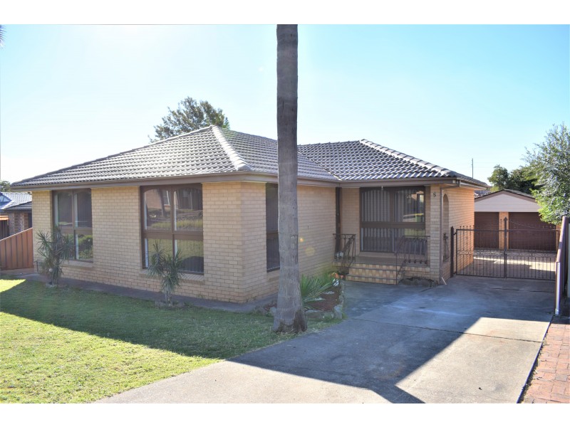 5 Wallaby Close, Bossley Park NSW 2176