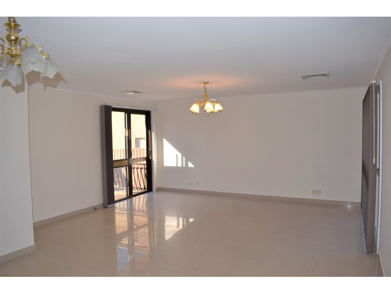 5 Wallaby Close, Bossley Park NSW 2176