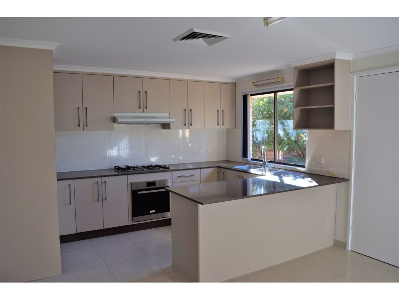 5 Wallaby Close, Bossley Park NSW 2176