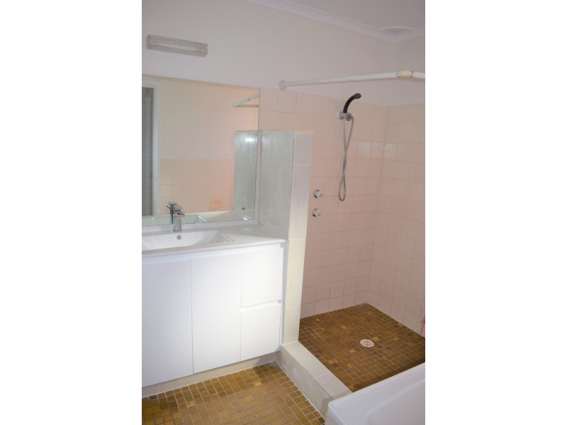 5 Wallaby Close, Bossley Park NSW 2176