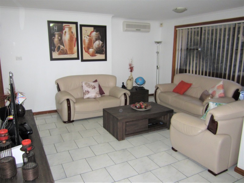 Edensor Park NSW 2176