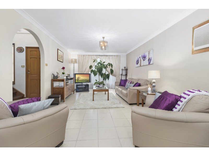 8 Swinborne Crescent, Wetherill Park NSW 2164