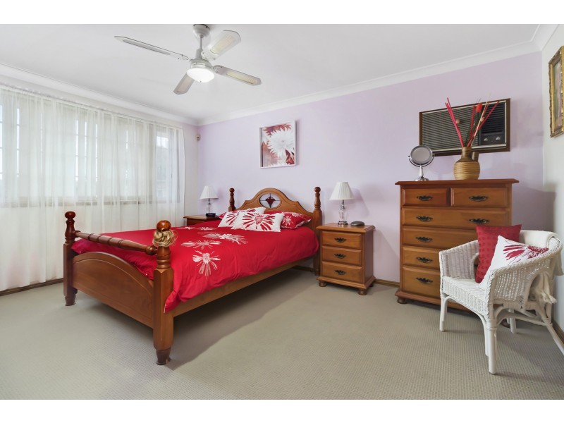 8 Swinborne Crescent, Wetherill Park NSW 2164
