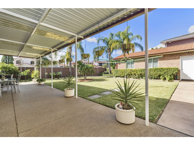 8 Swinborne Crescent, Wetherill Park NSW 2164