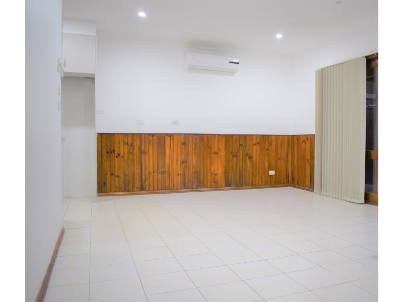 Edensor Park NSW 2176