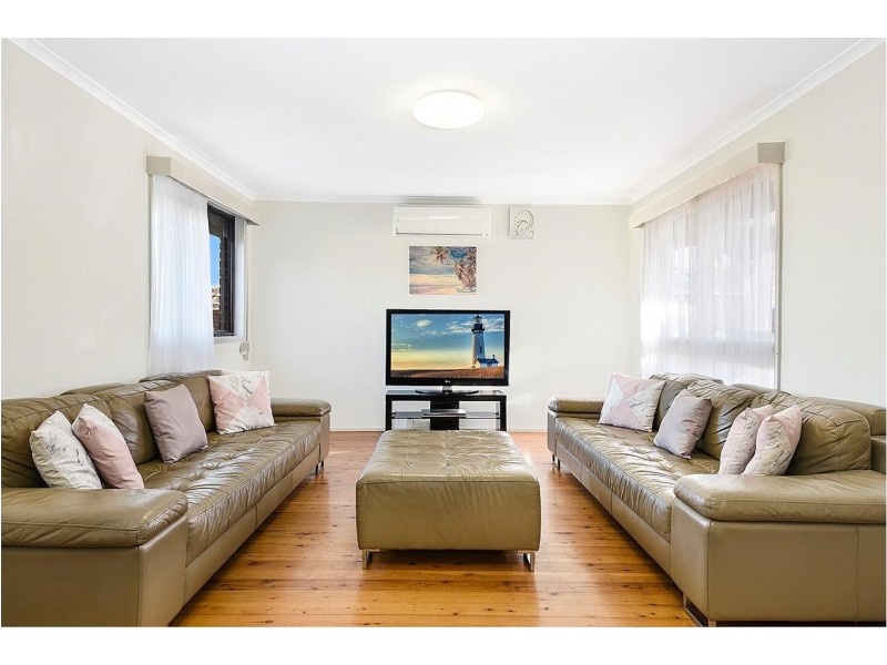 24 Mimosa Road, Bossley Park NSW 2176