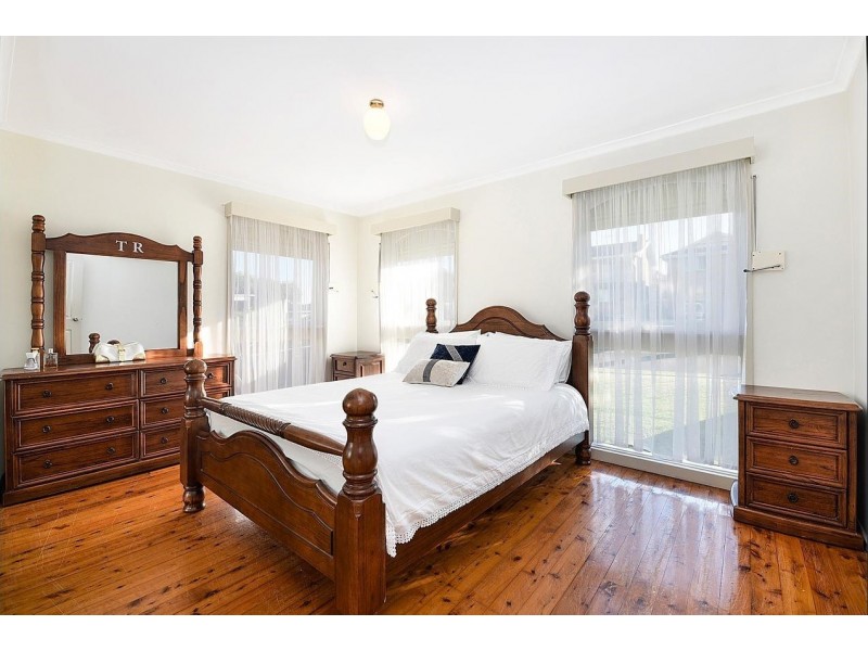 24 Mimosa Road, Bossley Park NSW 2176