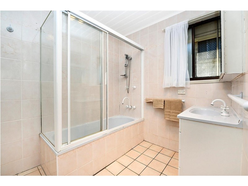 24 Mimosa Road, Bossley Park NSW 2176