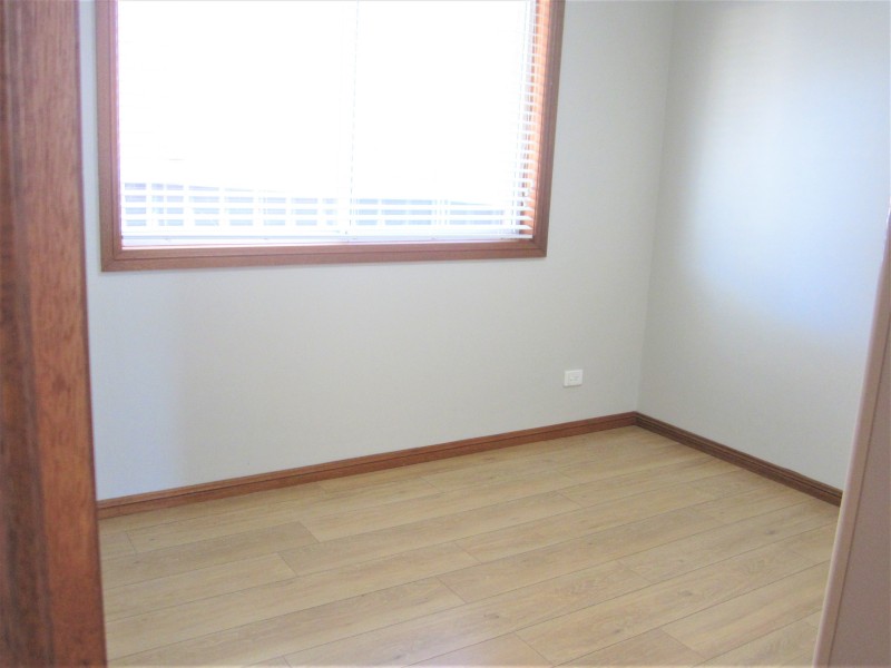 Edensor Park NSW 2176