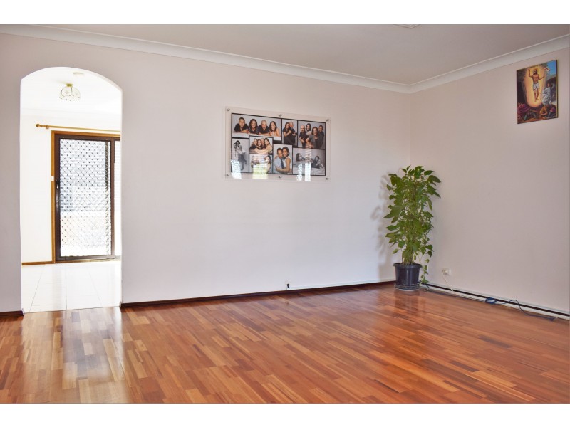 33 Dransfield Road, Edensor Park NSW 2176