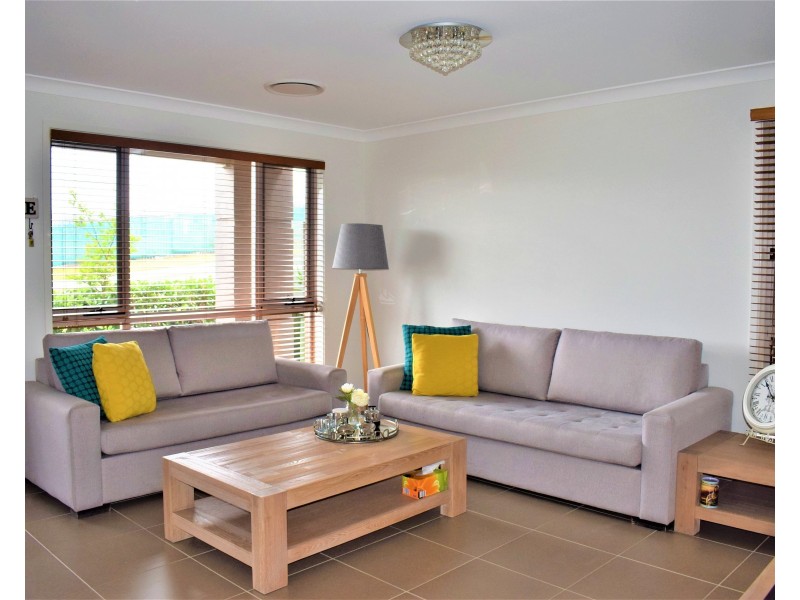 67 Southern Cross Drive, Middleton Grange NSW 2171