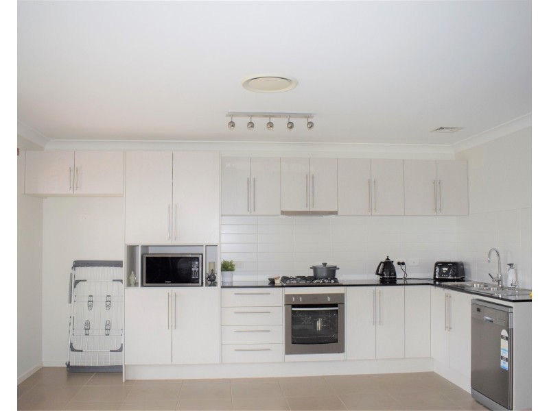 67 Southern Cross Drive, Middleton Grange NSW 2171