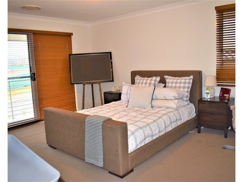 67 Southern Cross Drive, Middleton Grange NSW 2171