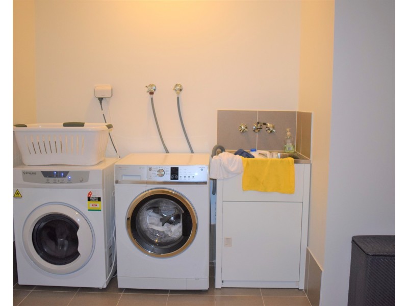 67 Southern Cross Drive, Middleton Grange NSW 2171