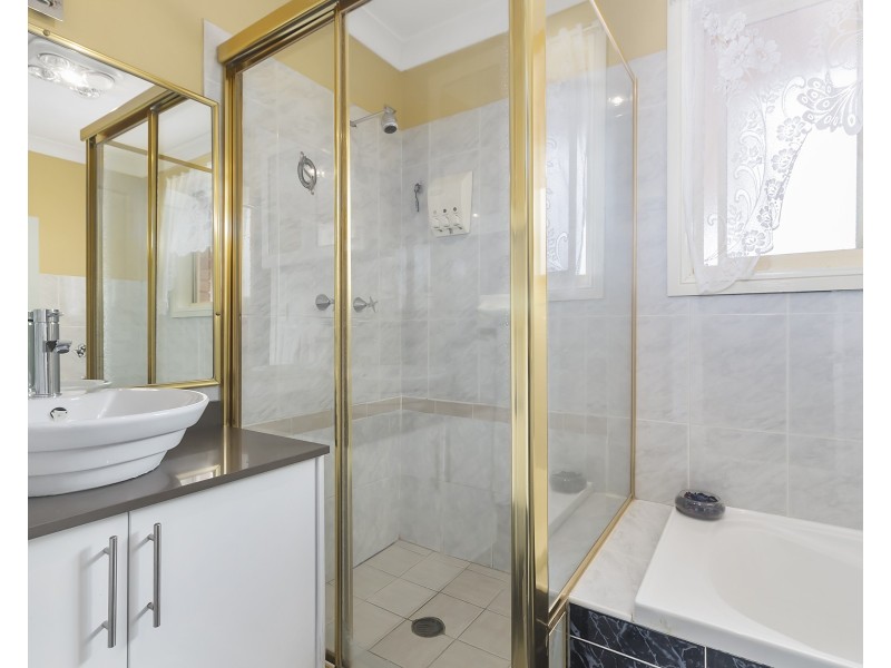 3A Esk Avenue, Green Valley NSW 2168