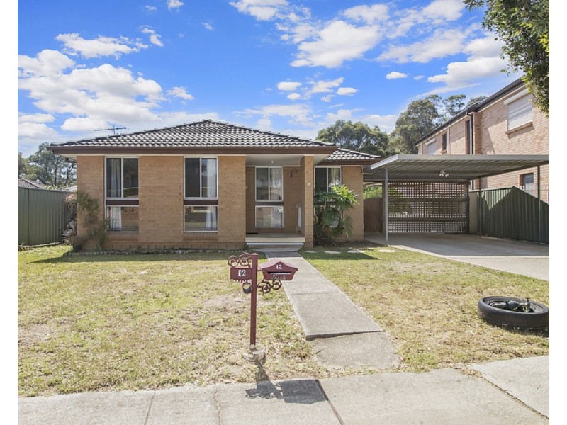 12 Kemmel Close, Bossley Park NSW 2176