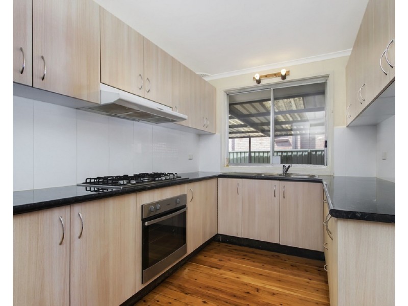 12 Kemmel Close, Bossley Park NSW 2176