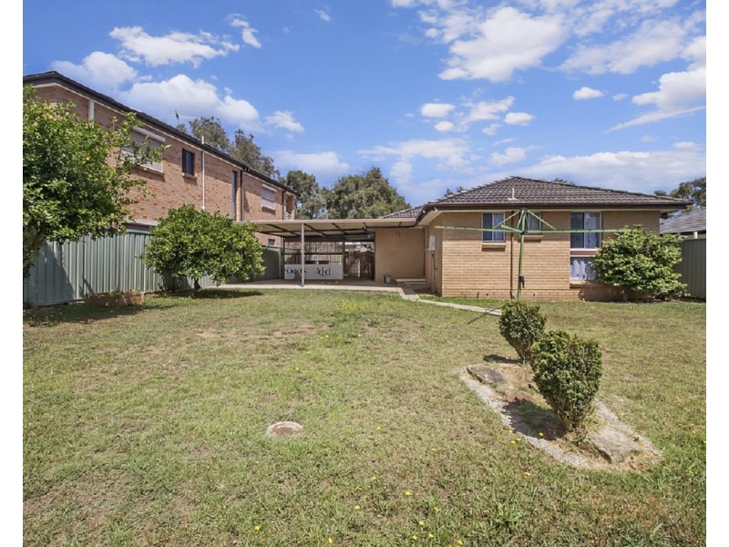 12 Kemmel Close, Bossley Park NSW 2176