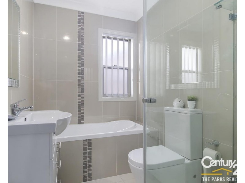 2 Siandra Avenue, Fairfield NSW 2165