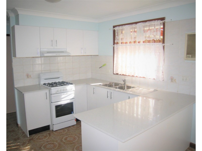 Edensor Park NSW 2176