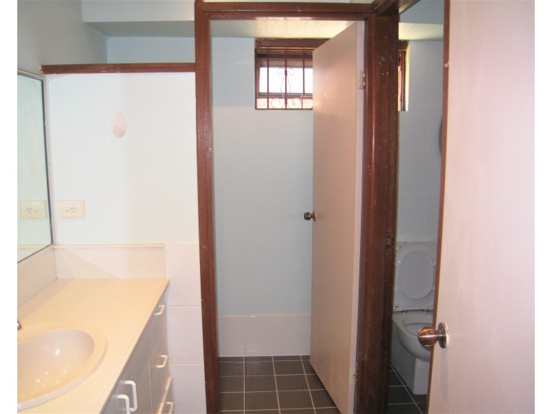 Edensor Park NSW 2176