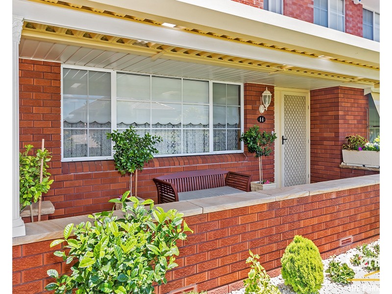 11 Maple Street, Greystanes NSW 2145