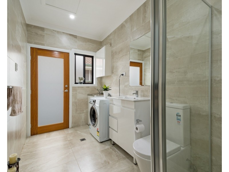 21a Dashmere Street, Bossley Park NSW 2176