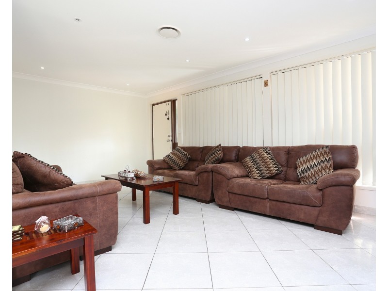 Edensor Park NSW 2176